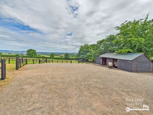 Field Shelter- click for photo gallery